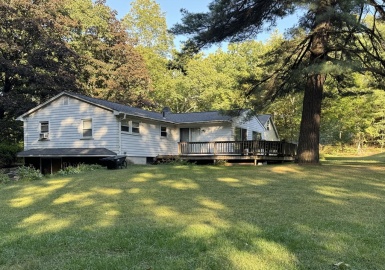 350 Page St, Lunenburg, Massachusetts 01462, 3 Bedrooms Bedrooms, 7 Rooms Rooms,1 BathroomBathrooms,Residential,For Sale,Page St,73289608