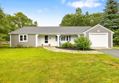 40 Deacon Street, Yarmouth, Massachusetts 02664, 2 Bedrooms Bedrooms, 5 Rooms Rooms,2.5 BathroomsBathrooms,Residential,For Sale,Deacon Street,73263478