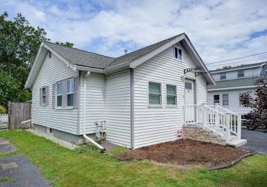 16 3rd St., Framingham, Massachusetts 01702, 2 Bedrooms Bedrooms, 4 Rooms Rooms,2 BathroomsBathrooms,Residential,For Sale,3rd St.,73275886