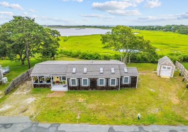 16 Gulls Cove Rd, Yarmouth, Massachusetts 02673, 4 Bedrooms Bedrooms, 6 Rooms Rooms,2 BathroomsBathrooms,Residential,For Sale,Gulls Cove Rd,73276160