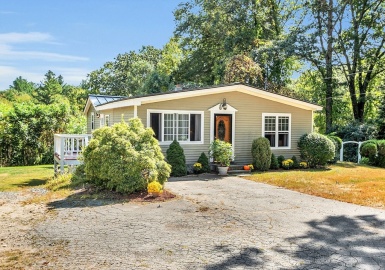 1185 Stafford St, Oxford, Massachusetts 01542, 3 Bedrooms Bedrooms, 6 Rooms Rooms,2 BathroomsBathrooms,Residential,For Sale,Stafford St,73290981