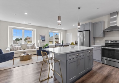 365 Newport Ave, Quincy, Massachusetts 02170, 2 Bedrooms Bedrooms, 5 Rooms Rooms,2 BathroomsBathrooms,Residential,For Sale,Newport Ave,73269231