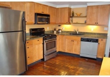 35 Pleasant St, Cambridge, Massachusetts 02139, 1 Bedroom Bedrooms, 3 Rooms Rooms,1 BathroomBathrooms,Residential Lease,For Rent,Pleasant St,73264089