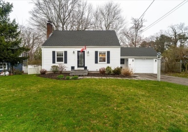 336 Common St, Walpole, Massachusetts 02081, 2 Bedrooms Bedrooms, 8 Rooms Rooms,1.5 BathroomsBathrooms,Residential,For Sale,Common St,73284723
