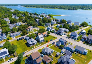 9 Sycamore St, Falmouth, Massachusetts 02536, 2 Bedrooms Bedrooms, 4 Rooms Rooms,1 BathroomBathrooms,Residential,For Sale,Sycamore St,73274193