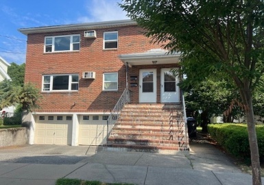 81 Walnut Street, Belmont, Massachusetts 02478, 3 Bedrooms Bedrooms, 6 Rooms Rooms,2 BathroomsBathrooms,Residential Lease,For Rent,Walnut Street,73266835