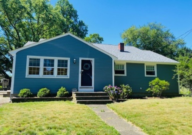 261 Emmett Street, Fall River, Massachusetts 02721, 4 Bedrooms Bedrooms, 6 Rooms Rooms,1.5 BathroomsBathrooms,Residential,For Sale,Emmett Street,73282162