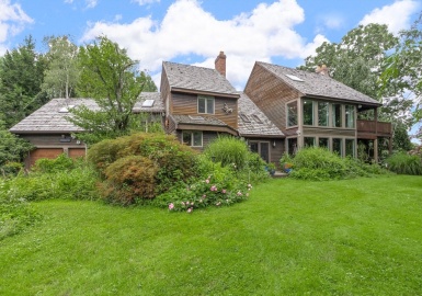 210 Washington St, Sherborn, Massachusetts 01770, 4 Bedrooms Bedrooms, 9 Rooms Rooms,2.5 BathroomsBathrooms,Residential Lease,For Rent,Washington St,73286391