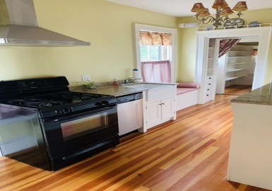 984 Chestnut St, Newton, Massachusetts 02464, 3 Bedrooms Bedrooms, 5 Rooms Rooms,1.5 BathroomsBathrooms,Residential Lease,For Rent,Chestnut St,73270273