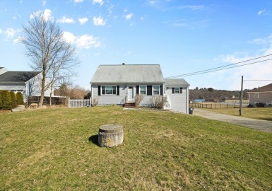 465 Church St, Raynham, Massachusetts 02767, 4 Bedrooms Bedrooms, 9 Rooms Rooms,1 BathroomBathrooms,Residential Lease,For Rent,Church St,73286669