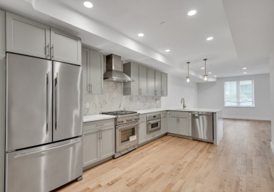 50 Hichborn St., Boston, Massachusetts 02135, 2 Bedrooms Bedrooms, 5 Rooms Rooms,2 BathroomsBathrooms,Residential Lease,For Rent,Hichborn St.,73271889