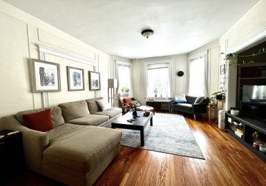 76 Babcock Street, Brookline, Massachusetts 02446, 4 Bedrooms Bedrooms, 8 Rooms Rooms,2 BathroomsBathrooms,Residential Lease,For Rent,Babcock Street,73271521
