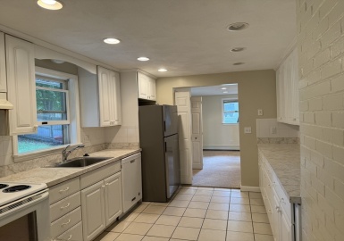 14 Maureen Rd, Framingham, Massachusetts 01701, 3 Bedrooms Bedrooms, 9 Rooms Rooms,2 BathroomsBathrooms,Residential Lease,For Rent,Maureen Rd,73271664