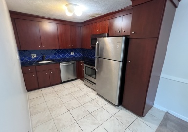366 Elliot St, Newton, Massachusetts 02464, 1 Bedroom Bedrooms, 4 Rooms Rooms,1 BathroomBathrooms,Residential Lease,For Rent,Elliot St,73273075