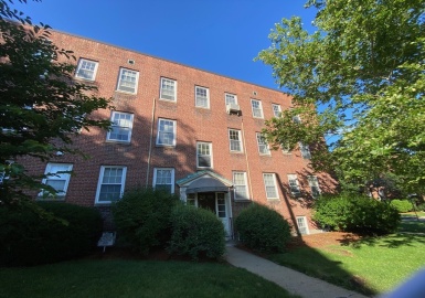 1 Larnark, Brookline, Massachusetts 02446, 2 Bedrooms Bedrooms, 6 Rooms Rooms,1 BathroomBathrooms,Residential Lease,For Rent,Larnark,73266408
