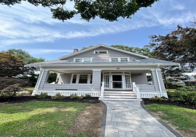 10 Clarke Rd, Swampscott, Massachusetts 01907, 5 Bedrooms Bedrooms, 7 Rooms Rooms,2.5 BathroomsBathrooms,Residential Lease,For Rent,Clarke Rd,73273273