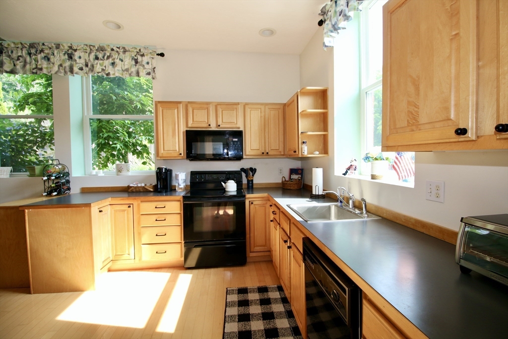 15 Story St, Rockport, Massachusetts 01966