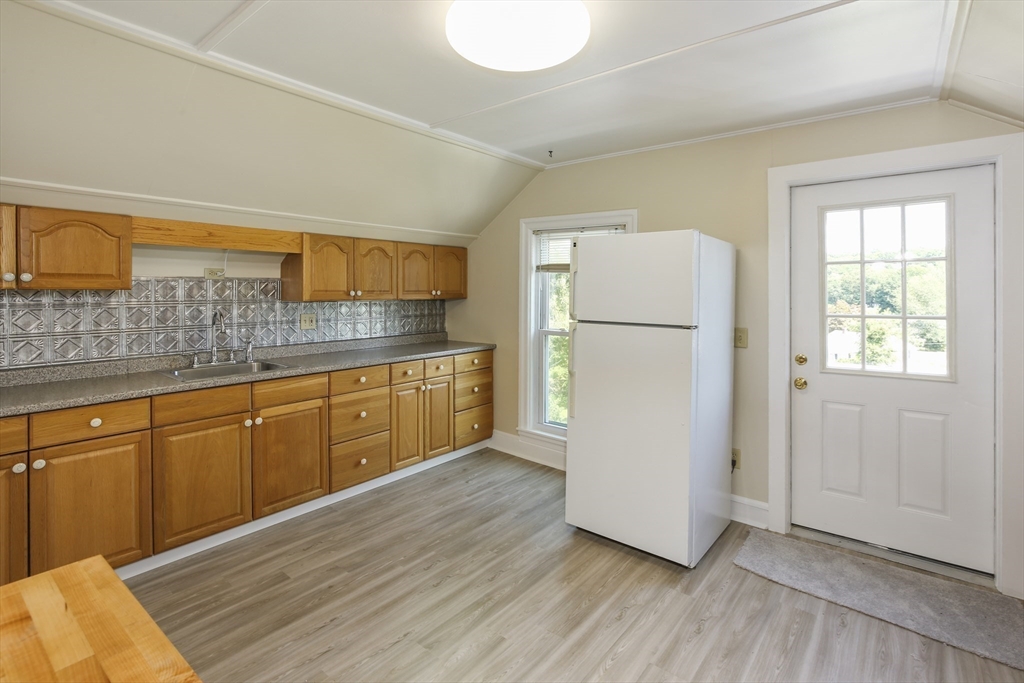 47 West Main St, Millbury, Massachusetts 01527