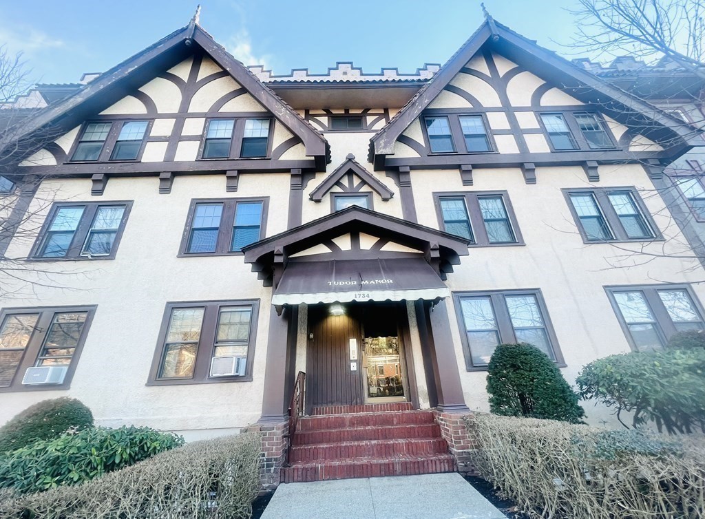 1734 Commonwealth Ave, Boston, Massachusetts 02135