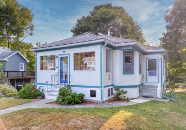 240 Summer Street, Weymouth, Massachusetts 02188, 3 Bedrooms Bedrooms, 6 Rooms Rooms,2 BathroomsBathrooms,Residential Lease,For Rent,Summer Street,73289797