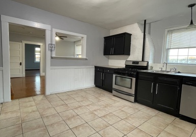 65 Boston St, Salem, Massachusetts 01970, 2 Bedrooms Bedrooms, 5 Rooms Rooms,1 BathroomBathrooms,Residential Lease,For Rent,Boston St,73297828