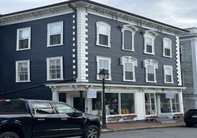 11 Pleasant St, Marblehead, Massachusetts 01945, 2 Bedrooms Bedrooms, 5 Rooms Rooms,1 BathroomBathrooms,Residential Lease,For Rent,Pleasant St,73299355