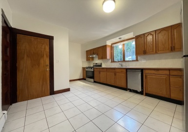193 Brown, Waltham, Massachusetts 02453, 2 Bedrooms Bedrooms, 5 Rooms Rooms,1 BathroomBathrooms,Residential Lease,For Rent,Brown,73293037