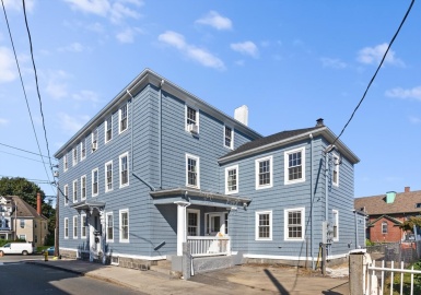 42 Middle Street, Gloucester, Massachusetts 01930, 4 Bedrooms Bedrooms, 7 Rooms Rooms,2 BathroomsBathrooms,Residential,For Sale,40-42 Middle Street Condominiums,Middle Street,73295747