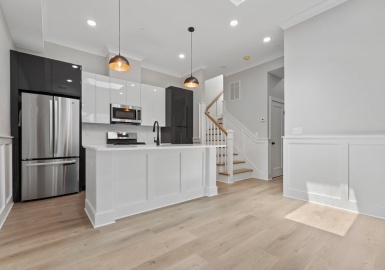 115 Thurston, Somerville, Massachusetts 02145, 3 Bedrooms Bedrooms, 4 Rooms Rooms,2 BathroomsBathrooms,Residential,For Sale,Thurston,73262159
