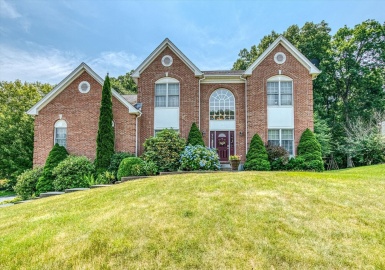 22 Faulkner Rd, Shrewsbury, Massachusetts 01545, 4 Bedrooms Bedrooms, 10 Rooms Rooms,3.5 BathroomsBathrooms,Residential,For Sale,Faulkner Rd,73296003