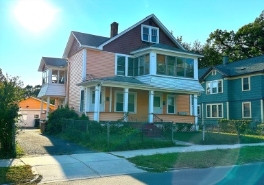 44-46 Edgewood St, Springfield, Massachusetts 01109, 4 Bedrooms Bedrooms, 10 Rooms Rooms,2 BathroomsBathrooms,Residential Income,For Sale,Edgewood St,73290856