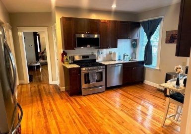 2 Clarendon St, Worcester, Massachusetts 01604, 3 Bedrooms Bedrooms, 6 Rooms Rooms,1 BathroomBathrooms,Residential Lease,For Rent,Clarendon St,73299804