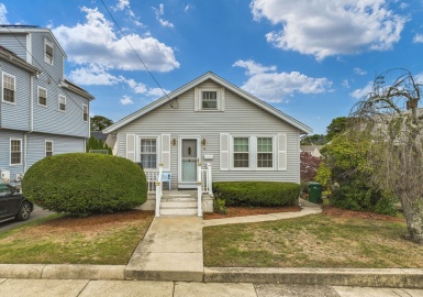 33 Lund Road, Medford, Massachusetts 02155, 3 Bedrooms Bedrooms, 6 Rooms Rooms,1 BathroomBathrooms,Residential,For Sale,Lund Road,73298059