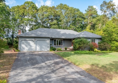 4 Vesper Dr, Bourne, Massachusetts 02559, 3 Bedrooms Bedrooms, 6 Rooms Rooms,2 BathroomsBathrooms,Residential,For Sale,Vesper Dr,73298400