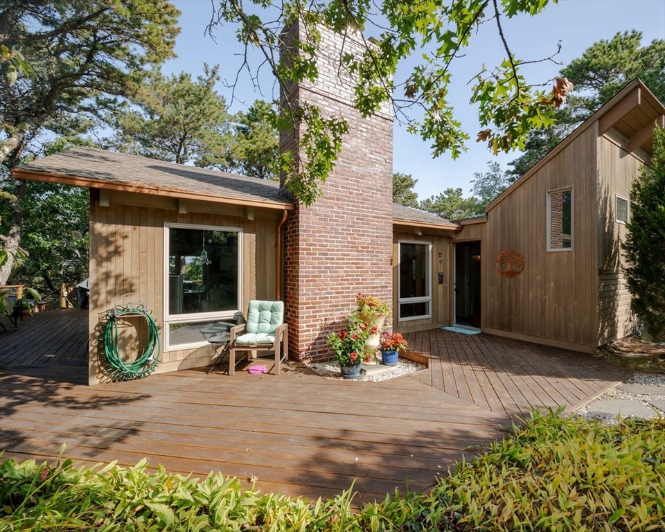 9 Kinnikinnick Road, Truro, Massachusetts 02666