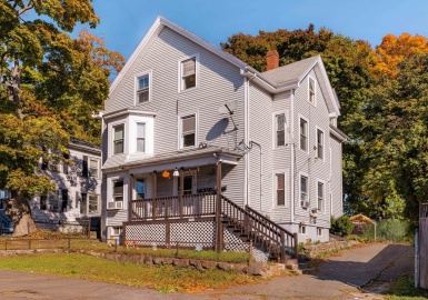 11 Evelyn Street, Lynn, Massachusetts 01902, 6 Bedrooms Bedrooms, 12 Rooms Rooms,3 BathroomsBathrooms,Residential Income,For Sale,Evelyn Street,73305686