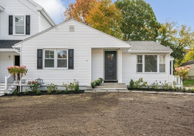 43 Cogswell St, Haverhill, Massachusetts 01832, 3 Bedrooms Bedrooms, 5 Rooms Rooms,1 BathroomBathrooms,Residential,For Sale,Cogswell St,73305527