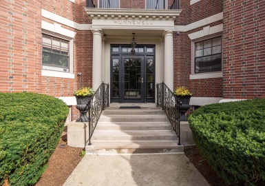 169 Washington St, Newton, Massachusetts 02458, 3 Bedrooms Bedrooms, 6 Rooms Rooms,2 BathroomsBathrooms,Residential,For Sale,The Hunnewell Building,Washington St,73305736