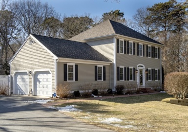 111 Lothrops Ln, Barnstable, Massachusetts 02668, 4 Bedrooms Bedrooms, 8 Rooms Rooms,2.5 BathroomsBathrooms,Residential,For Sale,Lothrops Ln,73305773