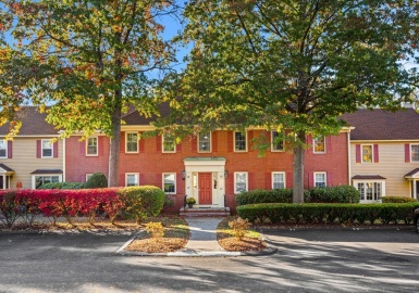 32 Carriage Way, Danvers, Massachusetts 01923, 2 Bedrooms Bedrooms, 6 Rooms Rooms,1.5 BathroomsBathrooms,Residential,For Sale,Olde Salem Village,Carriage Way,73305784