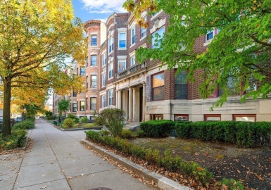 1033 Beacon St, Brookline, Massachusetts 02446, 4 Bedrooms Bedrooms, 6 Rooms Rooms,2 BathroomsBathrooms,Residential Lease,For Rent,Beacon St,73305840
