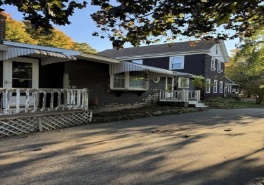 26 Prospect, Georgetown, Massachusetts 01833, 2 Bedrooms Bedrooms, 5 Rooms Rooms,1 BathroomBathrooms,Residential Lease,For Rent,Prospect,73305928