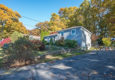 44 Oakridge Rd, Holden, Massachusetts 01520, 3 Bedrooms Bedrooms, 7 Rooms Rooms,2.5 BathroomsBathrooms,Residential,For Sale,Oakridge Rd,73305856