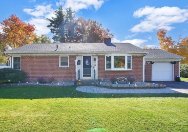 75 Hermitage Dr, Springfield, Massachusetts 01129, 3 Bedrooms Bedrooms, 5 Rooms Rooms,1.5 BathroomsBathrooms,Residential,For Sale,Hermitage Dr,73305954