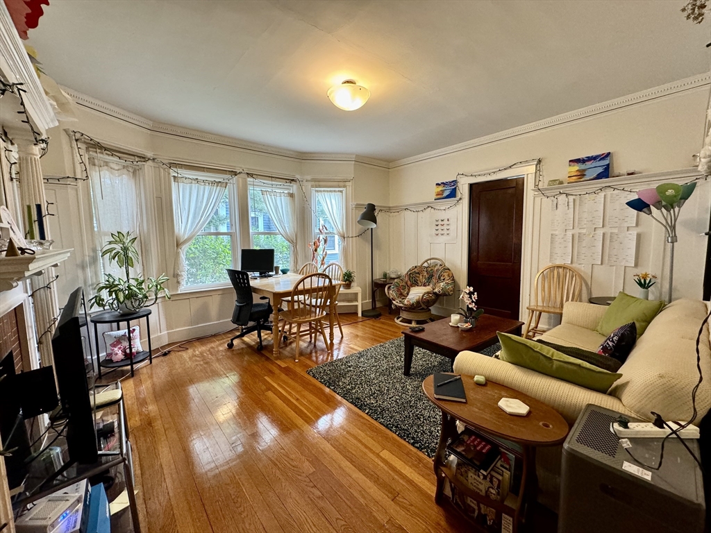 5 Regent Cir, Boston, Massachusetts 02130