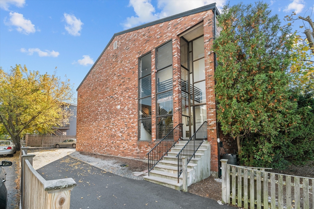 10 Roberts St, Somerville, Massachusetts 02145