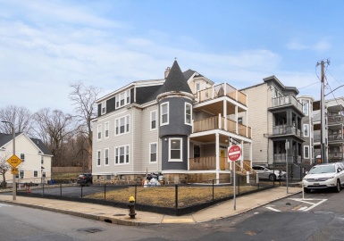 35 Cunningham St, Boston, Massachusetts 02125, 7 Bedrooms Bedrooms, 12 Rooms Rooms,5 BathroomsBathrooms,Residential Income,For Sale,Cunningham St,73307274