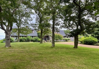 19 Locust Ln, Aquinnah, Massachusetts 02535, 6 Bedrooms Bedrooms, 11 Rooms Rooms,34.5 BathroomsBathrooms,Residential Income,For Sale,Locust Ln,73307393