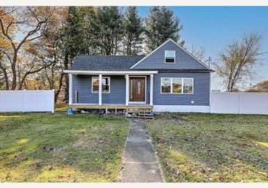 5 Colfall St, Seekonk, Massachusetts 02771, 3 Bedrooms Bedrooms, 6 Rooms Rooms,1 BathroomBathrooms,Residential,For Sale,Colfall St,73308107