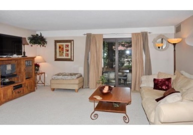 2 Post Oak Lane, Natick, Massachusetts 01760, 1 Bedroom Bedrooms, 4 Rooms Rooms,1 BathroomBathrooms,Residential Lease,For Rent,Post Oak Lane,73308129